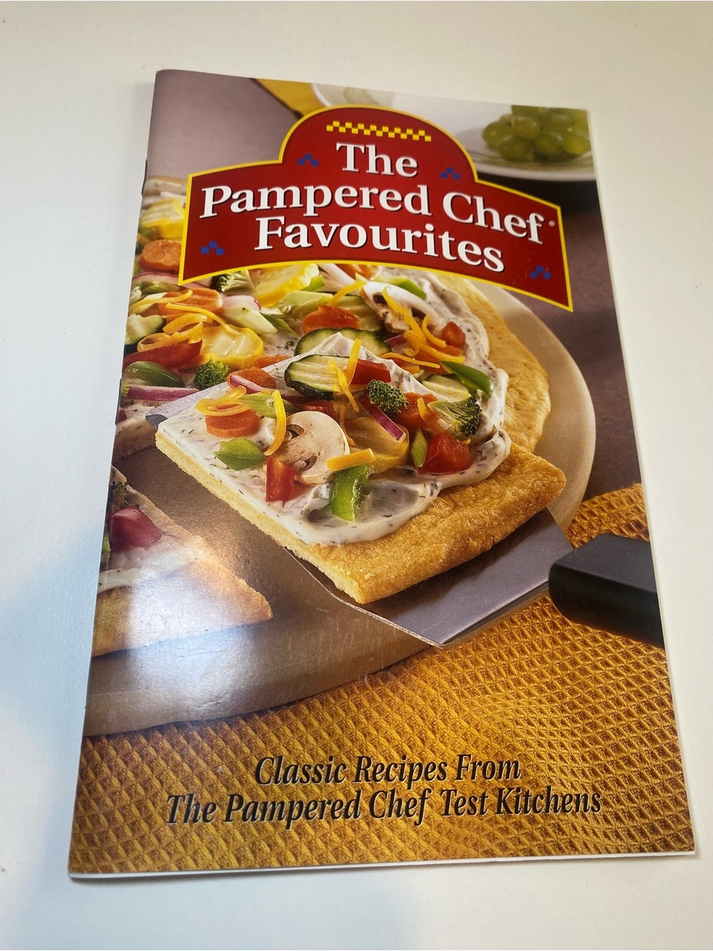 The Pampered Chef Favourites Cookbook 2002 Classic Recipes Test Kitchens